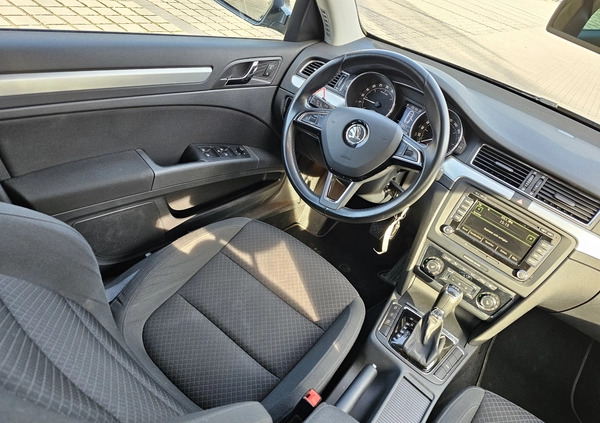 Skoda Superb cena 51900 przebieg: 182000, rok produkcji 2014 z Nowy Wiśnicz małe 106